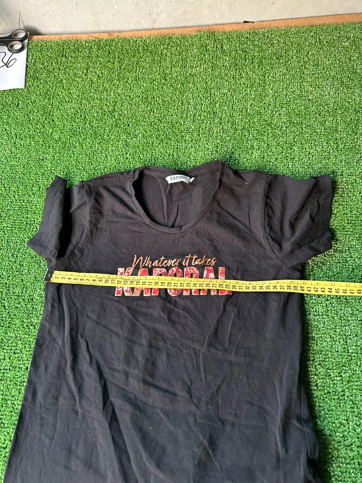 Camiseta negra con estampado Kaporal – photo 7